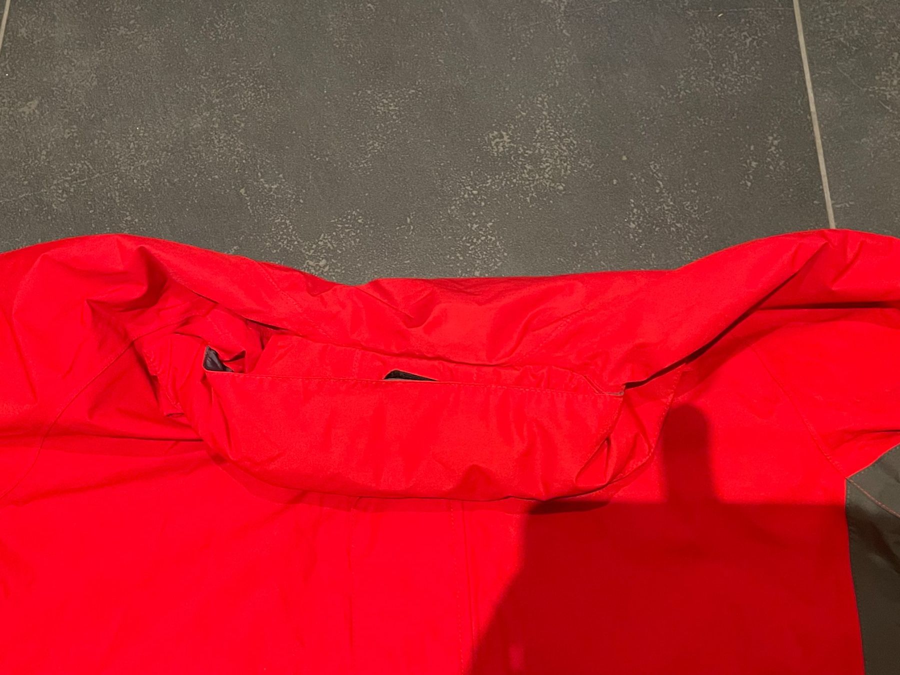 Rukka Giacche: Rukka Regenjacke, rot-grau, Grösse L – Usato da Niederweningen venduto da sho_mb8y 3