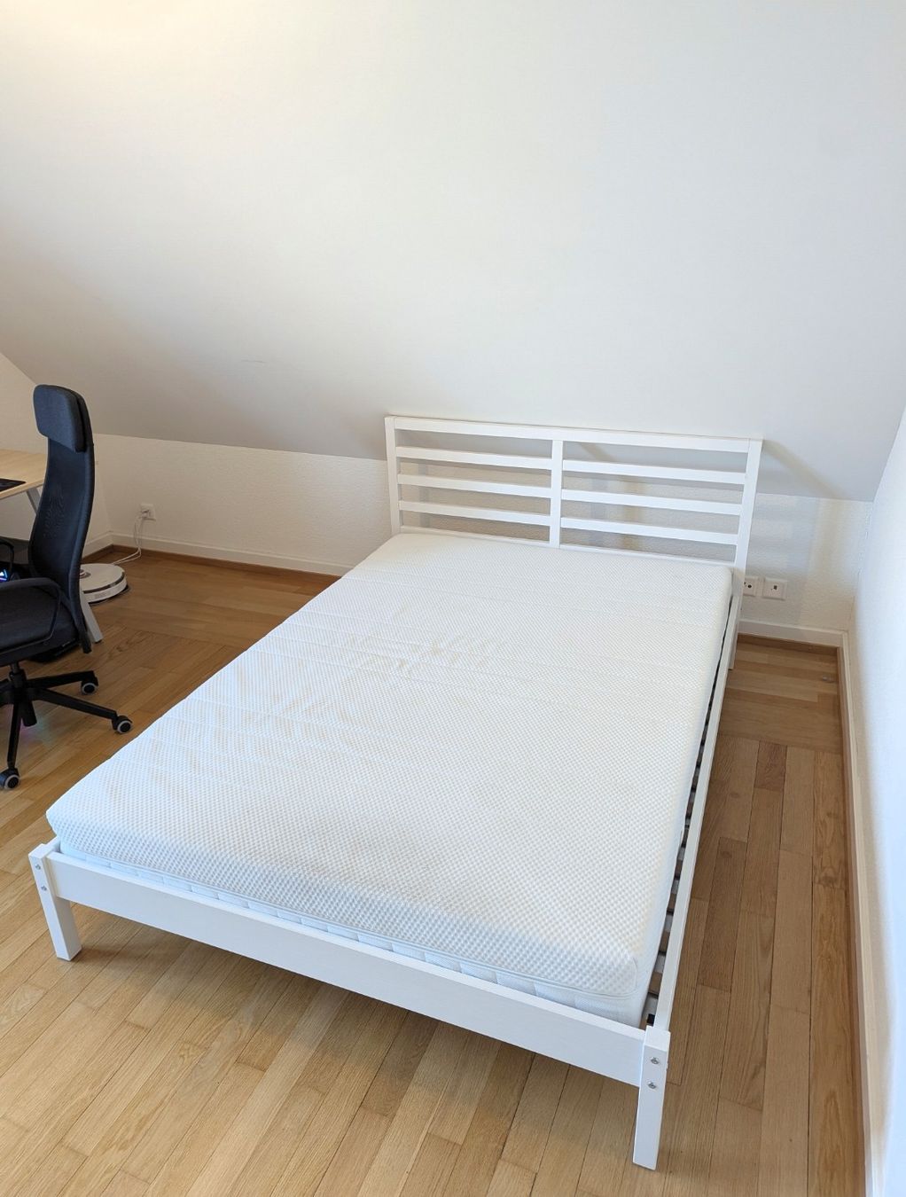 Lits: Bed Frame + Mattress Combo – Neuf (Voir description) à Zürich par max_8p5l