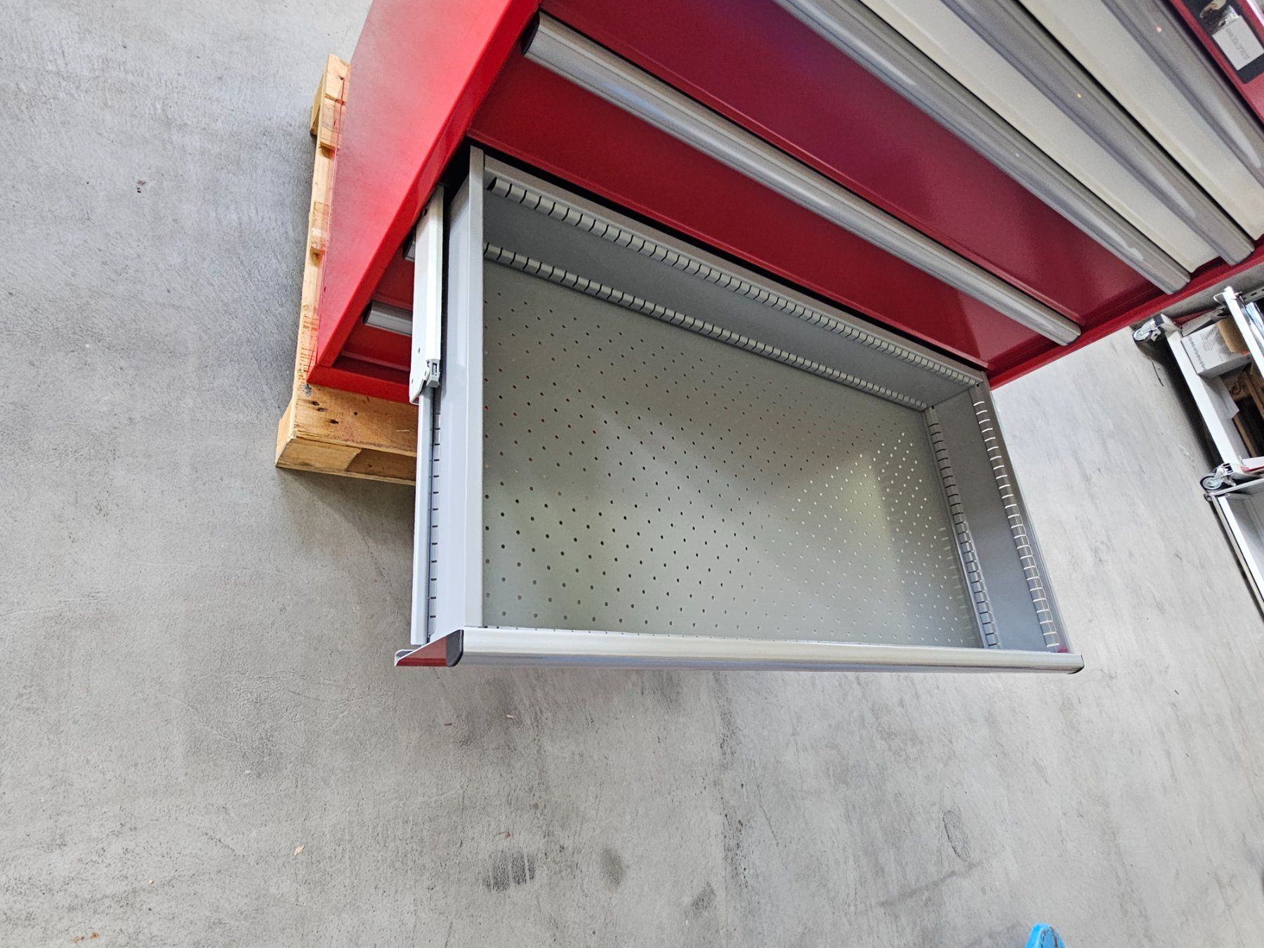 Lista Banchi da lavoro: Schubladenstock Lista...neuwertig – Usato da Oberburg venduto da Dro_Ct2 3