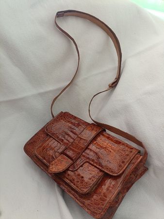 Borsa vintage in coccodrillo marrone