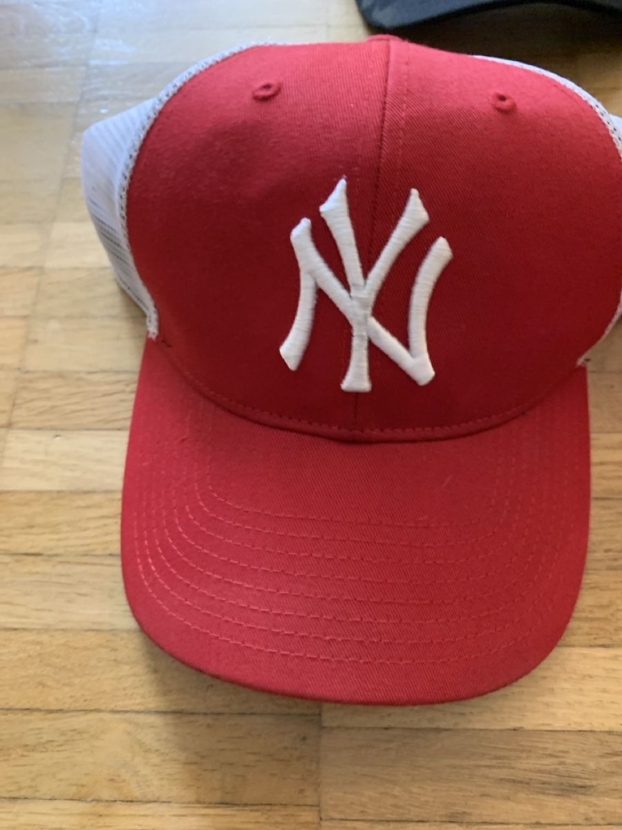 Altro in  Abbigliamento & Accessori: 3 Base Caps 2 Trucker 1 47  – Nuovo (secondo la descrizione) da Sisseln AG venduto da Gommibaerli87 1