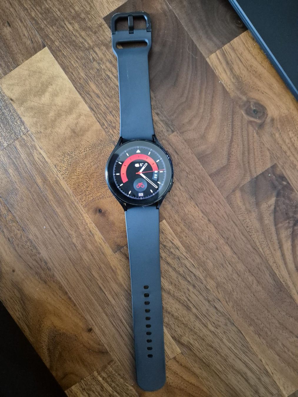 Samsung Smartwatch: Samsung Galaxy Watch 5 44MM LTE Graphite – Usato da Aefligen venduto da Laurent_Woods