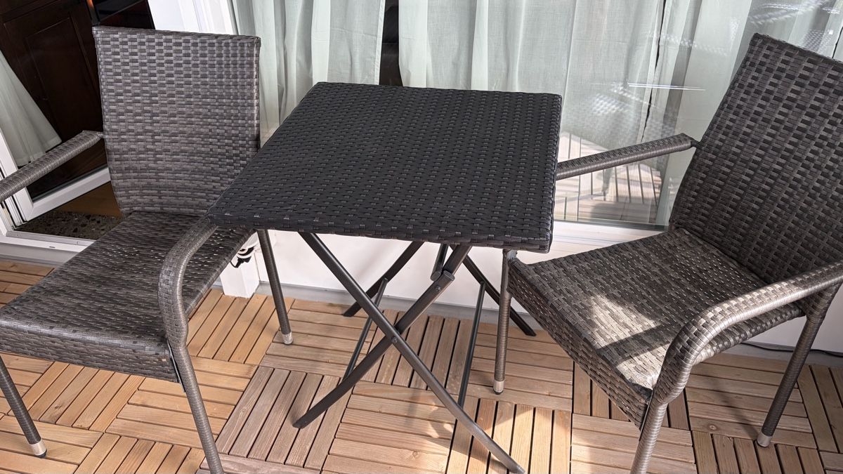 Set de table et chaises: Tisch mit 4 Stühlen, Rattan – Neuf (Voir description) à Bern par blackshiri