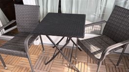 Tisch mit 4 Stühlen, Rattan