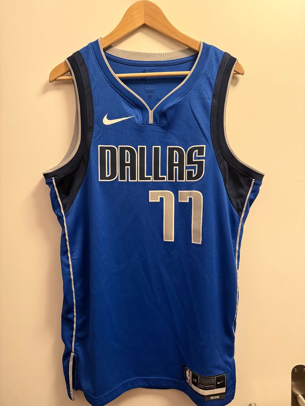 Jordan Maillots de corps & Pantalons: Lot de 4 maillots de baskets NBA – Neuf (Voir description) à Epalinges par Curtis 2