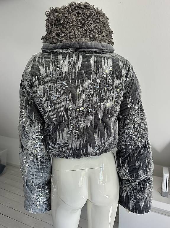 Vestes: Wunderschöne Winterjacke Gr S – Neuf (Voir description) à Lenzburg par Natric1969 4