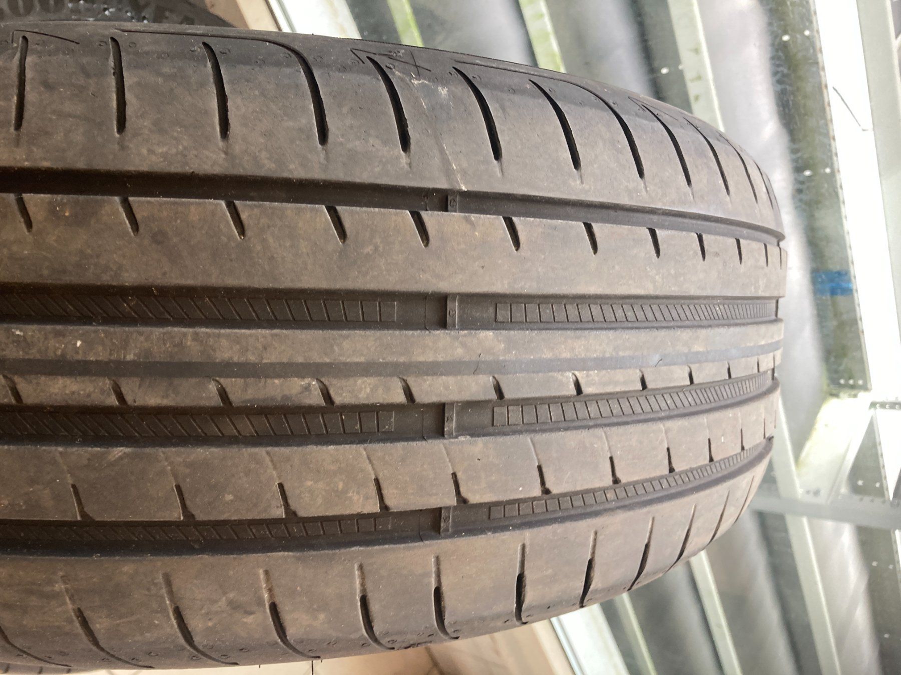 Goodyear Pneus & Kompletträder: 225/45R19 Sommerpneus Good Year – Gebraucht aus Cham von WB2223 5