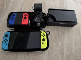 Nintendo Switch Konsole mit Zubehör und Tasche gebraucht