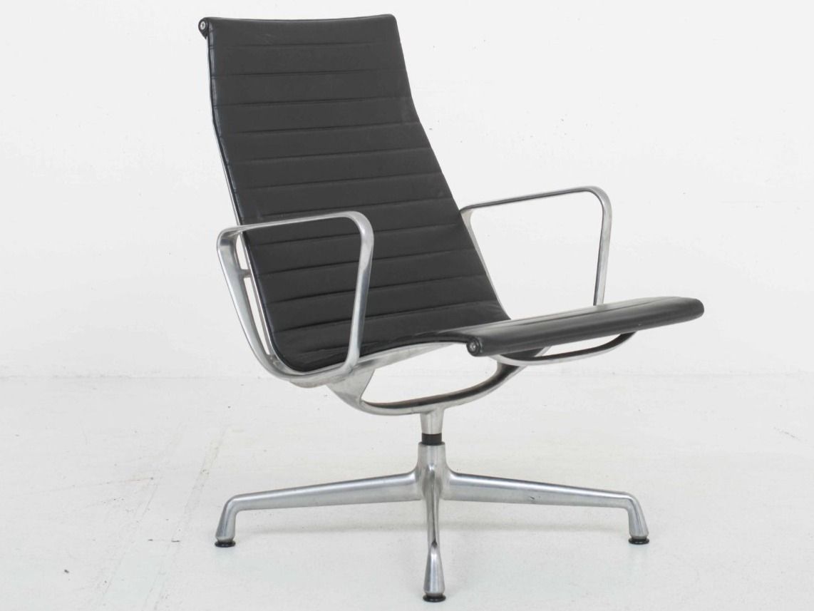 Vitra Poltrone: Vitra EA 115 Designer Sessel- Charles & Ray Eames in Leder – Usato da Zürich venduto da STUZH38