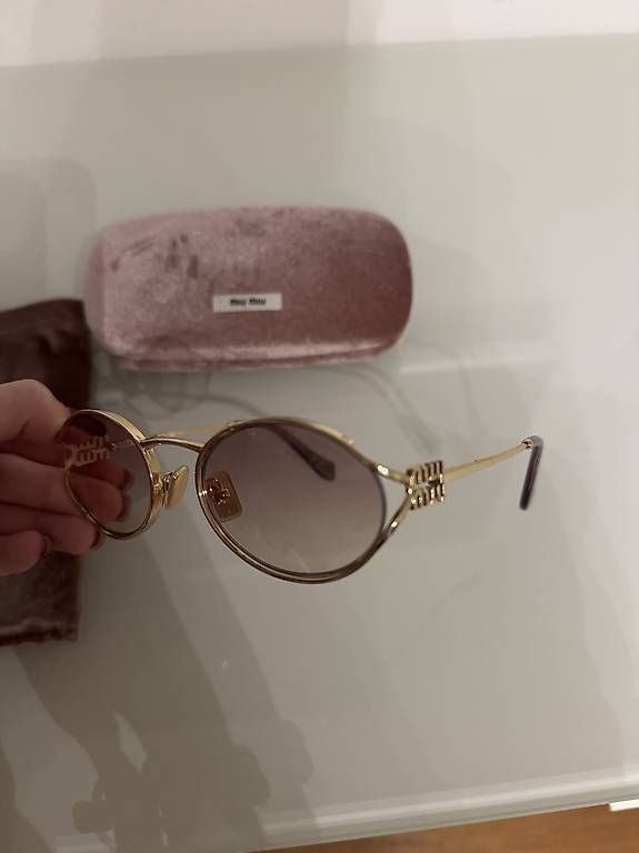 Miu Miu Occhiali & Lenti: Occhiali da sole miumiu – Usato da lugano venduto da xen_q9zz 3
