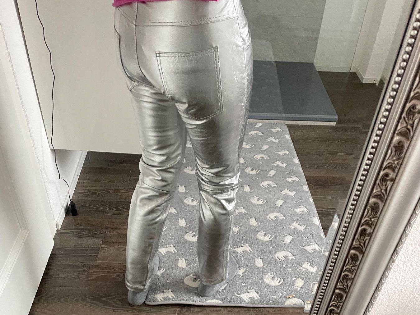 Pantaloni: Coole silberne Lederhose 36/38 – Usato da Huttwil venduto da heinzdaniel63