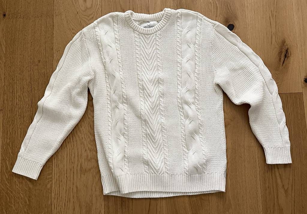 Hollister Pulls & Sweat-shirts: Hollister dicker weisser Winterpullover – D'occasion à Düdingen par Emphilly