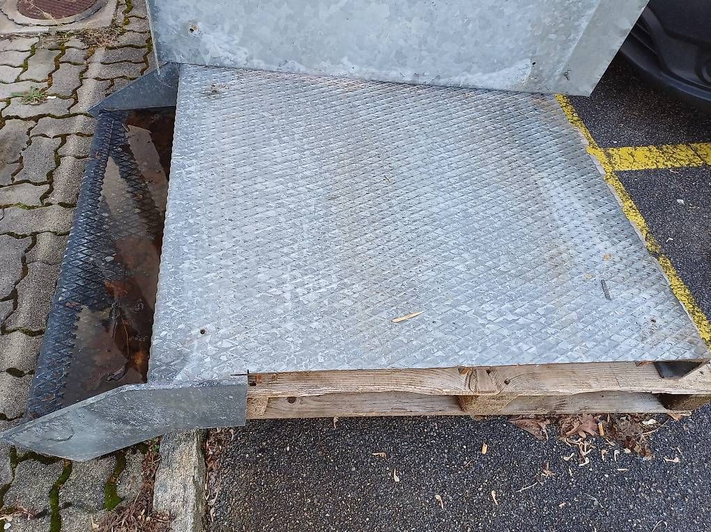 Scale: Stahltreppe – Usato da Therwil venduto da stohlerag 3