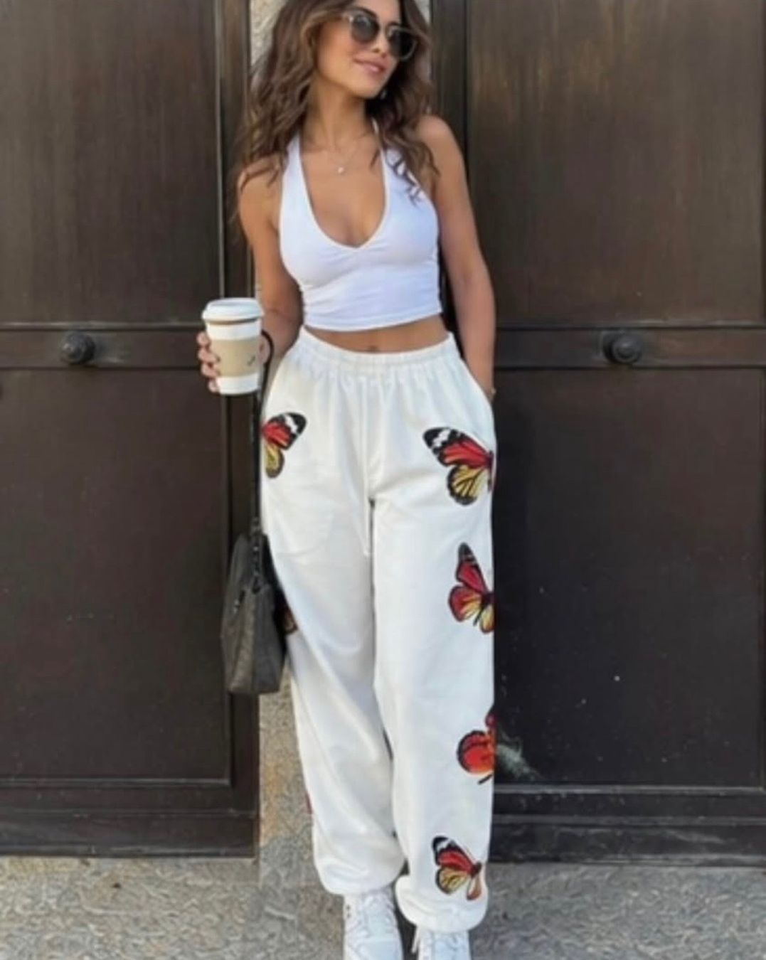 Pantalons: Pantaloni bianchi con farfalla – Neuf (Voir description) à Payerne par Petite-vendeuse