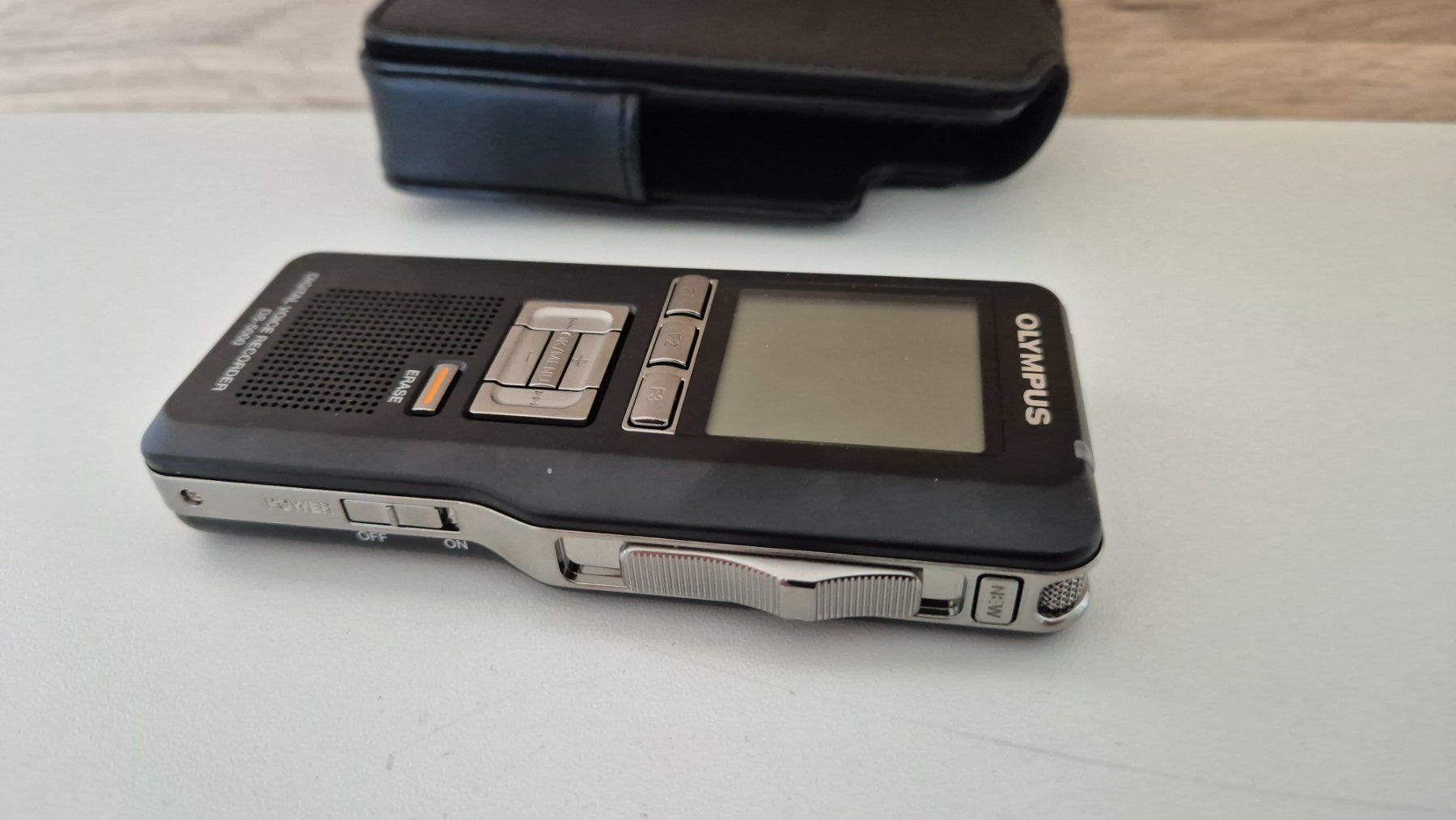 Olympus Registratori: Olympus DS-5000 Digital Voice Recorder mit Lederetui - Top – Nuovo (secondo la descrizione) da Bassersdorf venduto da retrolab 2