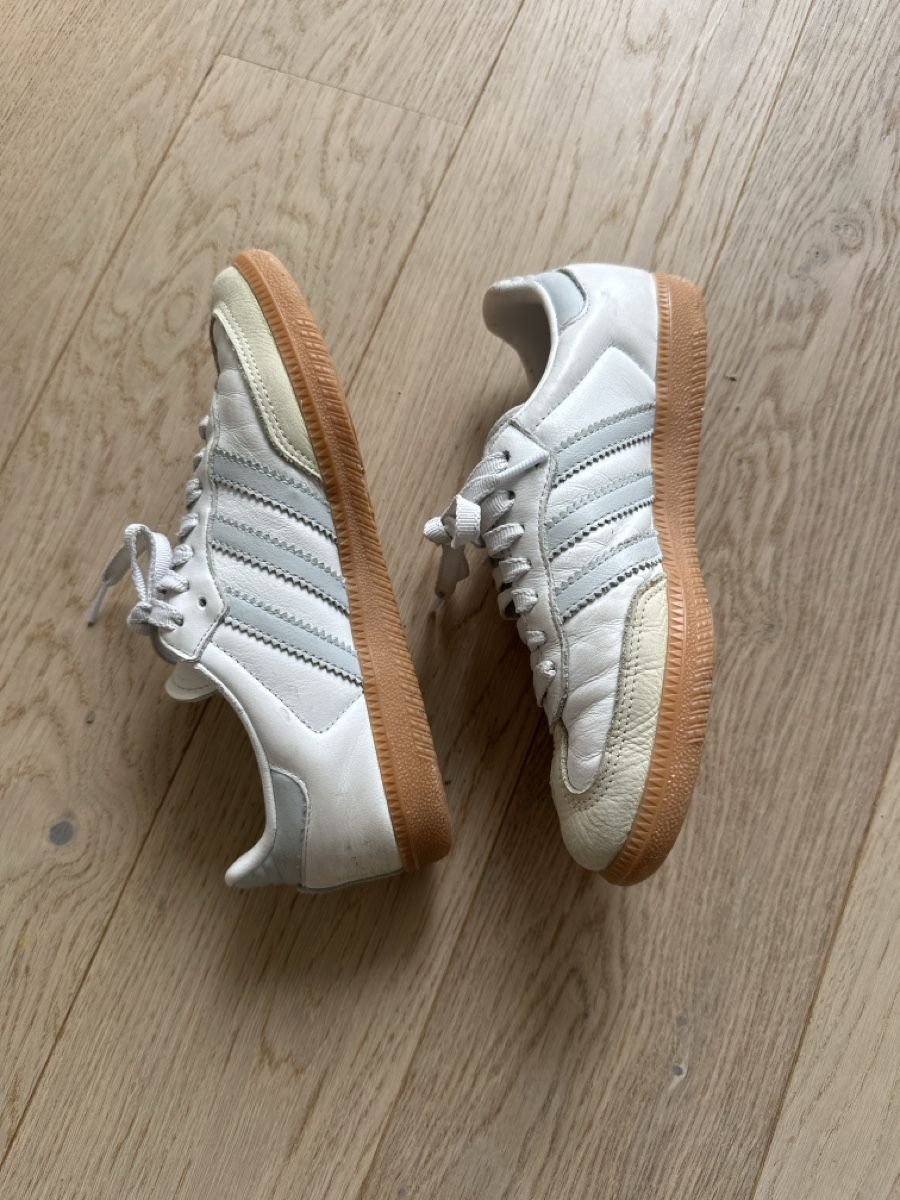 Adidas Scarpe da donna: Adidas Samba Weiss/Grau 36 2/3 – Usato da Näfels venduto da loukfero 1