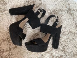 Talons noirs chics