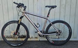 CH-Mountainbike PRICE - Shimano XT Komplett - RockShox Gabel