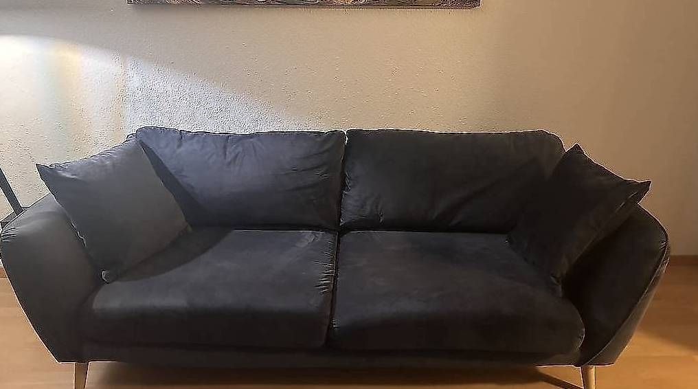 Divani: Gratis 3-er Sitzsofa inkl. Kissen – Usato da Rotkreuz venduto da marco1338 2