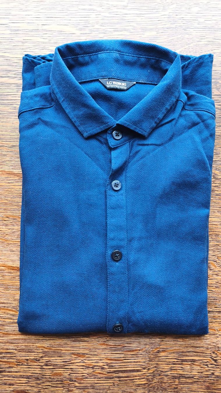 Camicie, T-shirt & Polo: Jungenhemd LC Waikiki – Usato da Steinhausen venduto da parashkevoff