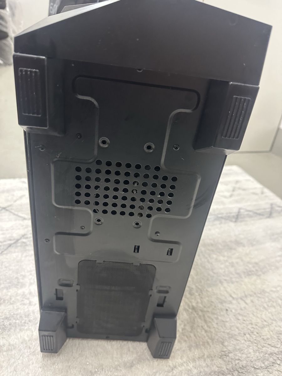 Custodie: Schwarzes PC-Gehäuse, Gamer-Look, mit Front-USB-Anschlüssen – Usato da Buchs ZH venduto da mic_jz5q 1