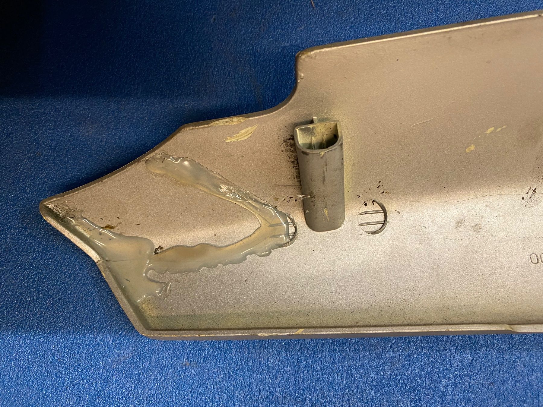 Peugeot Parti ricambio per ciclomotori: Peugeot spx cache plastique – Usato da Vevey venduto da Chupita-met 1