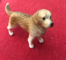 Stehender Hund aus Resin für die Puppenstube – 9 cm lang