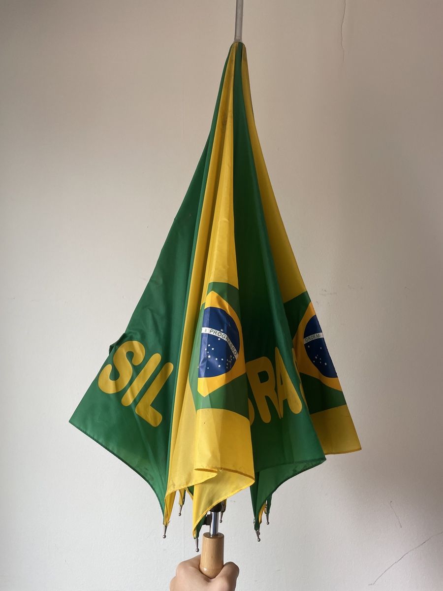 Ombrelli: Brazil Regenschirm – Usato da Zürich venduto da daria_m