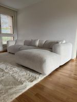 Divano angolare beige in tessuto bouclè come nuovo