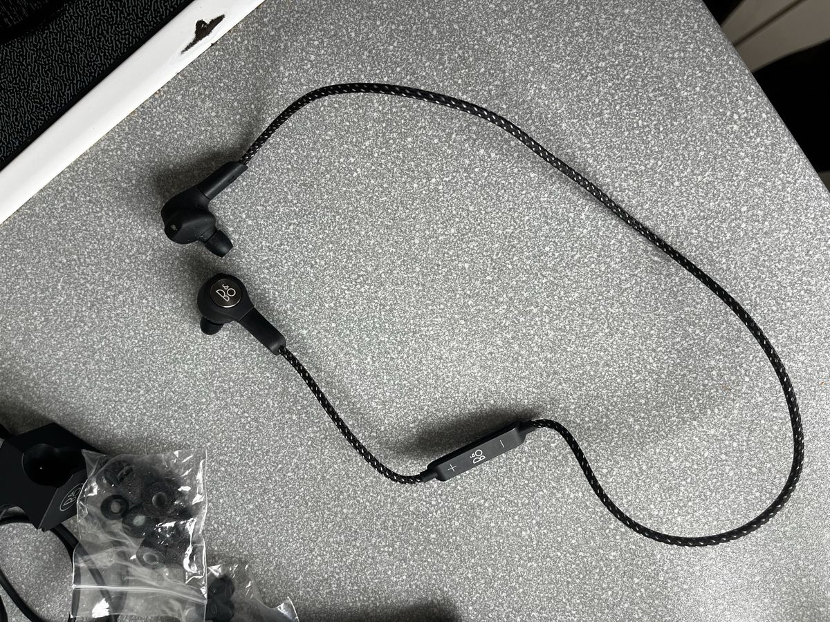 Bang & Olufsen Cuffie: Bang & Olufsen Kopfhörer – Usato da Winterthur venduto da JuliaLea 1