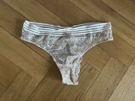 Intimissimi Floral Lace Brazilian Slip