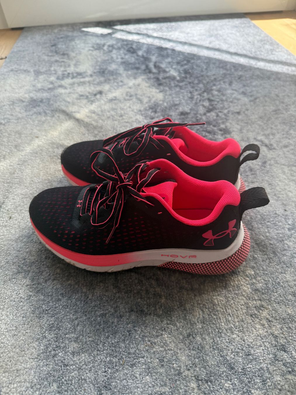 Under Armour Scarpe da donna: Under Armour Sneakers – Usato da Muttenz venduto da Bea_dbr 4