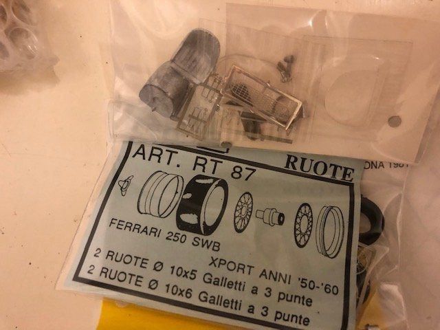 Ferrari Modellini d'auto: FDS-Kit Ferrari 1/43 – Nuovo (secondo la descrizione) da Muttenz venduto da Gucci2005 4