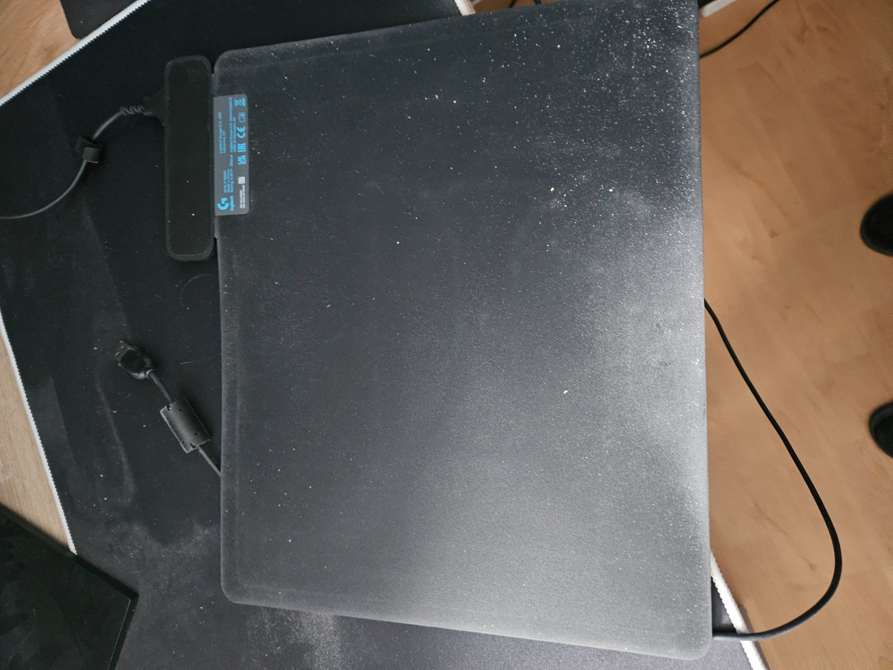Tapis: Tapis Logitech rechargeable – D'occasion à Ferpicloz par Olivier_Jut 2