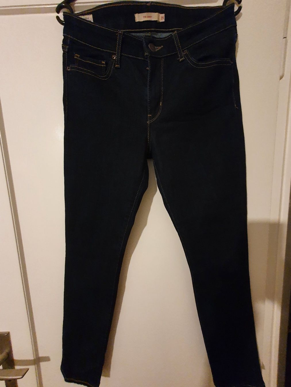 Levi's Jeans: Jeans LEVIS – Usato da Wabern venduto da ravi3084