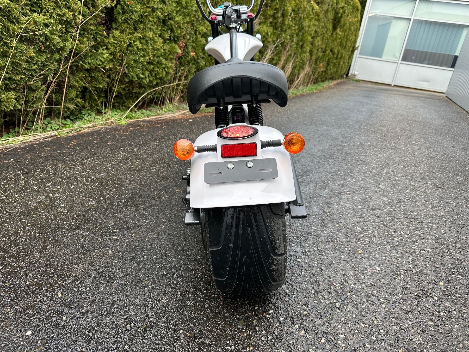 Next Electric Motors Scooter: Scooter Eléctrique Chopper White – Usato da Courrendlin venduto da audittfl 4