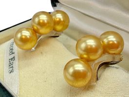 Boucles d'oreilles clous MIKIMOTO perles de culture dorées