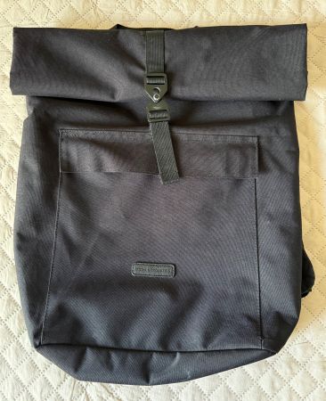 Schwarzer Ucon Acrobatics Rolltop Rucksack, wasserabweisend