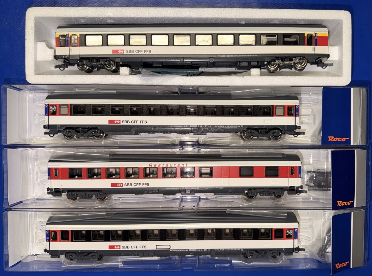 Roco Modelleisenbahnen: 4x SBB Personenwagen – Neu und originalverpackt aus Frick von Freddoo93 1