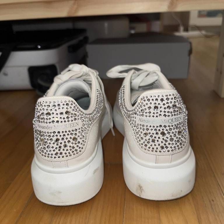 Scarpe da donna: McQueen con brillantini  – Usato da Gorduno venduto da deesssiree