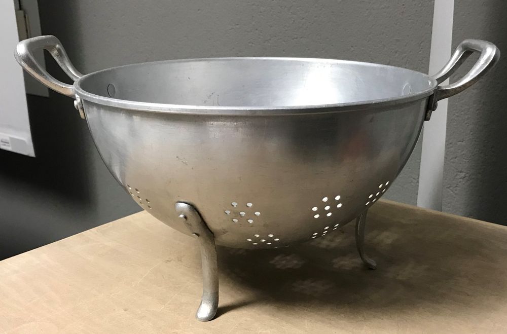 Alu Löcherbecken Löchersieb Salatsieb vintage alt 25 cm | Kaufen auf ...