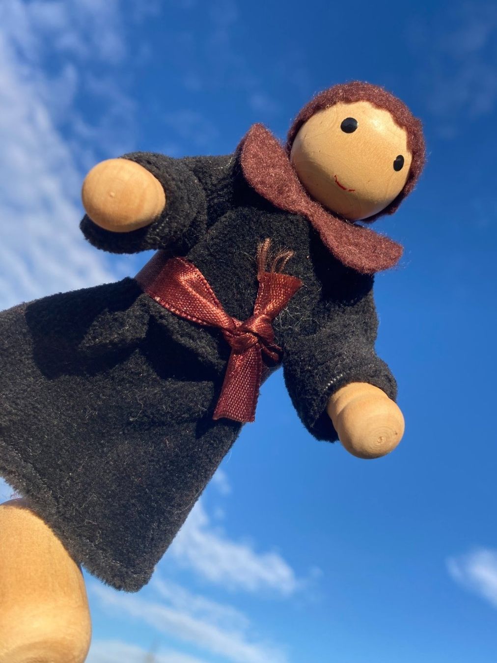 Bambole: KLEINE HANDPUPPE  MÖNCH  HOLZ / TEXTIL – Usato da Subingen venduto da ArtBead 4