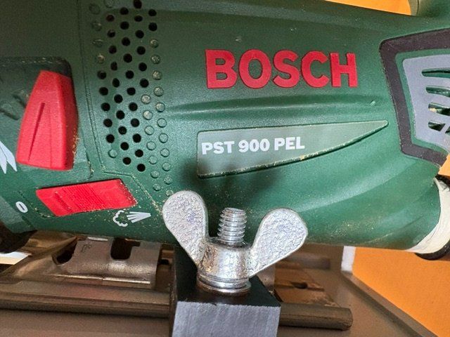 Bosch Sägen: Stichsägetisch mit Komponenten von Neutechnik Stichsäge BOSC – Gebraucht aus Langenthal von Waldschenke 3