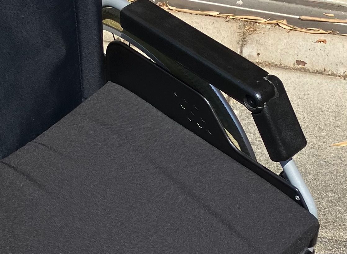 Rollstühle: Rollstuhl, klappbar, leichtes Modell – Gebraucht aus Pfeffingen von Deggaff 1