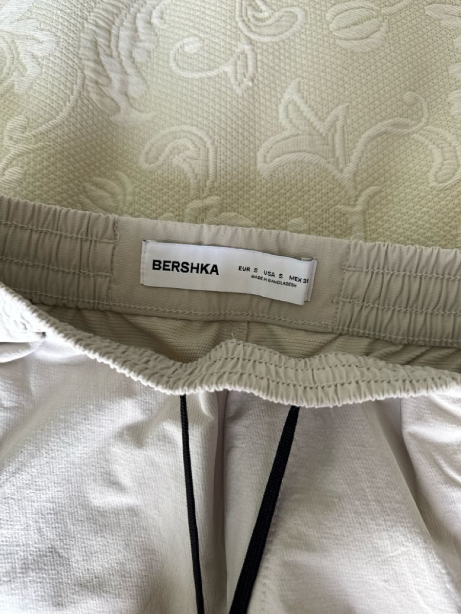 Bershka Pantaloni: Bershka Light Beige Spring/Summer Pants - Size S - Men 47 – Nuovo (secondo la descrizione) da Genève venduto da aic_8tl7 2