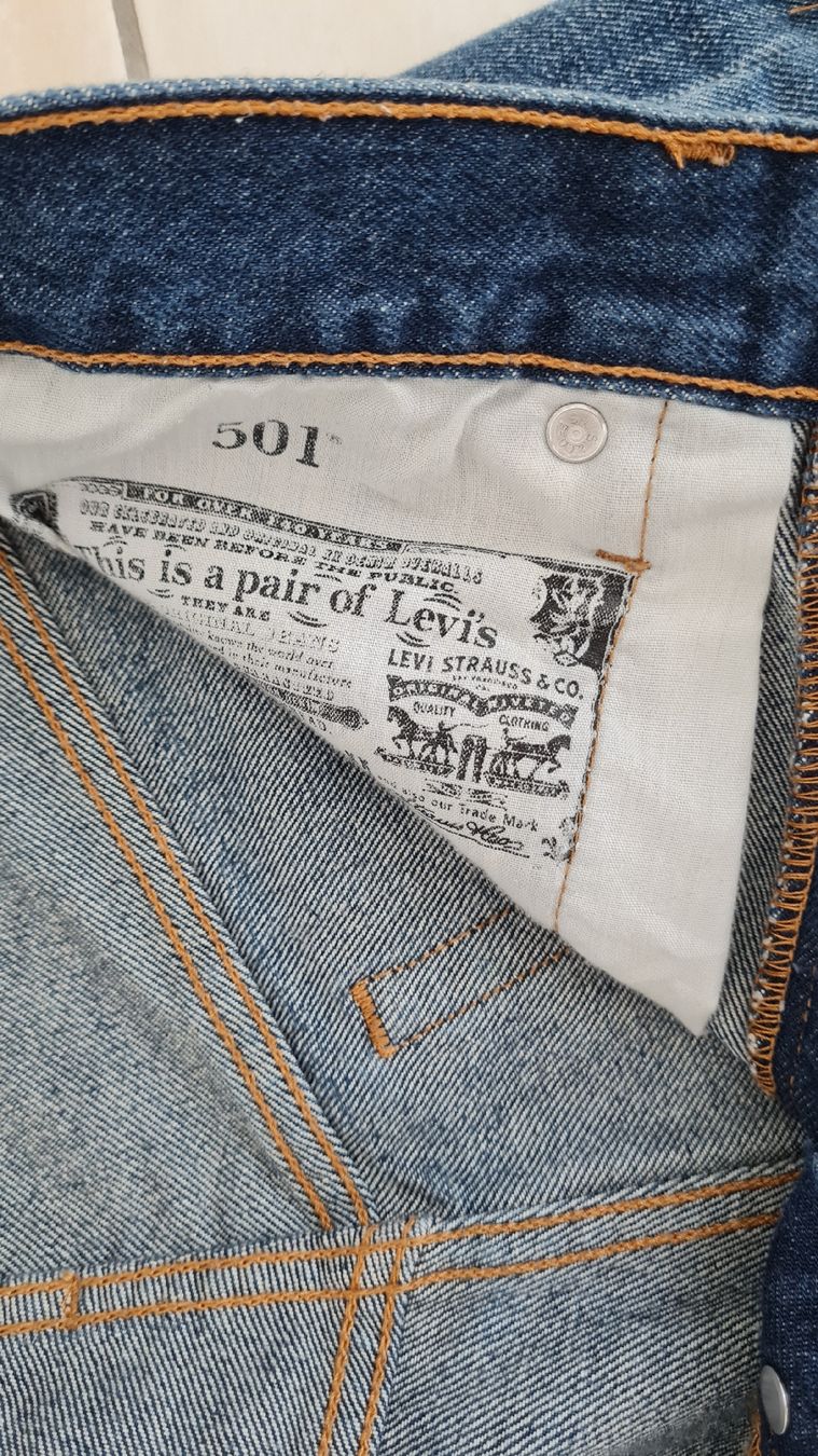 Levi's Jeans: Short jean Levi's 501 taille 28 – Gebraucht aus Payerne von wardi11 5