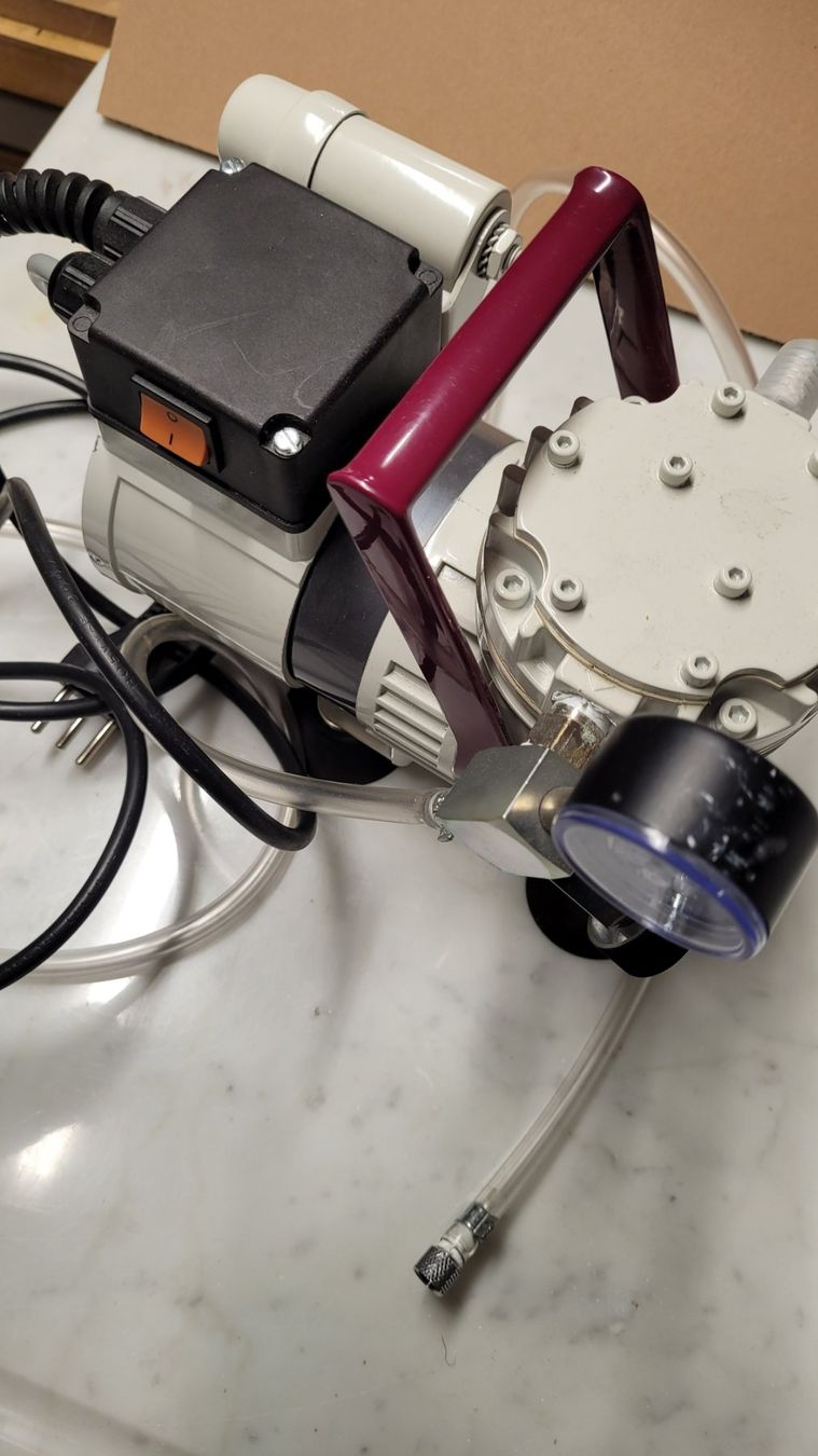 Accessori da laboratorio: Vakuumpumpe – Usato da Bibern SO venduto da 07Bue11 5