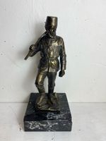 Antike Bronce Figur auf edlem  Marmorsockel