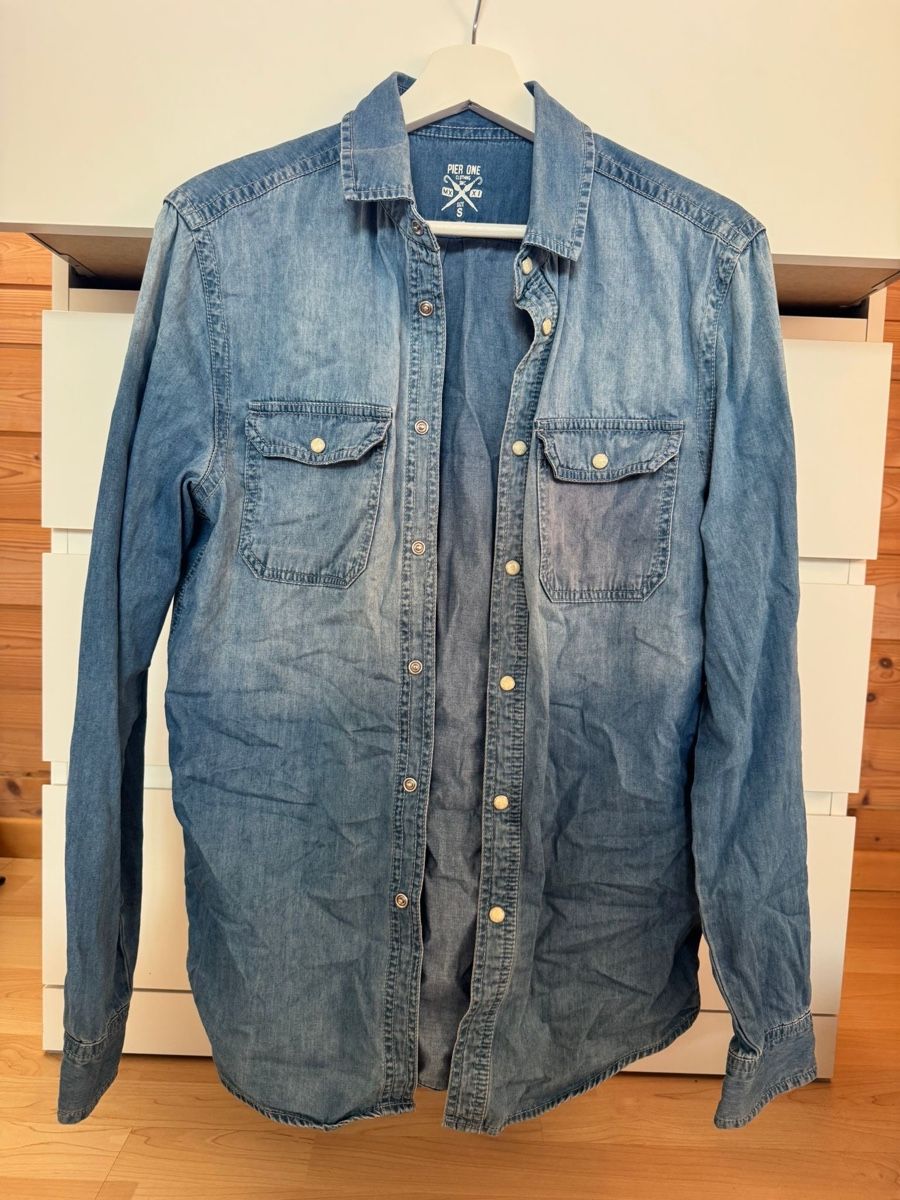 Camicie: Lässiges Jeanshemd von Pier One – Nuovo (secondo la descrizione) da Rubigen venduto da jer_5hkh
