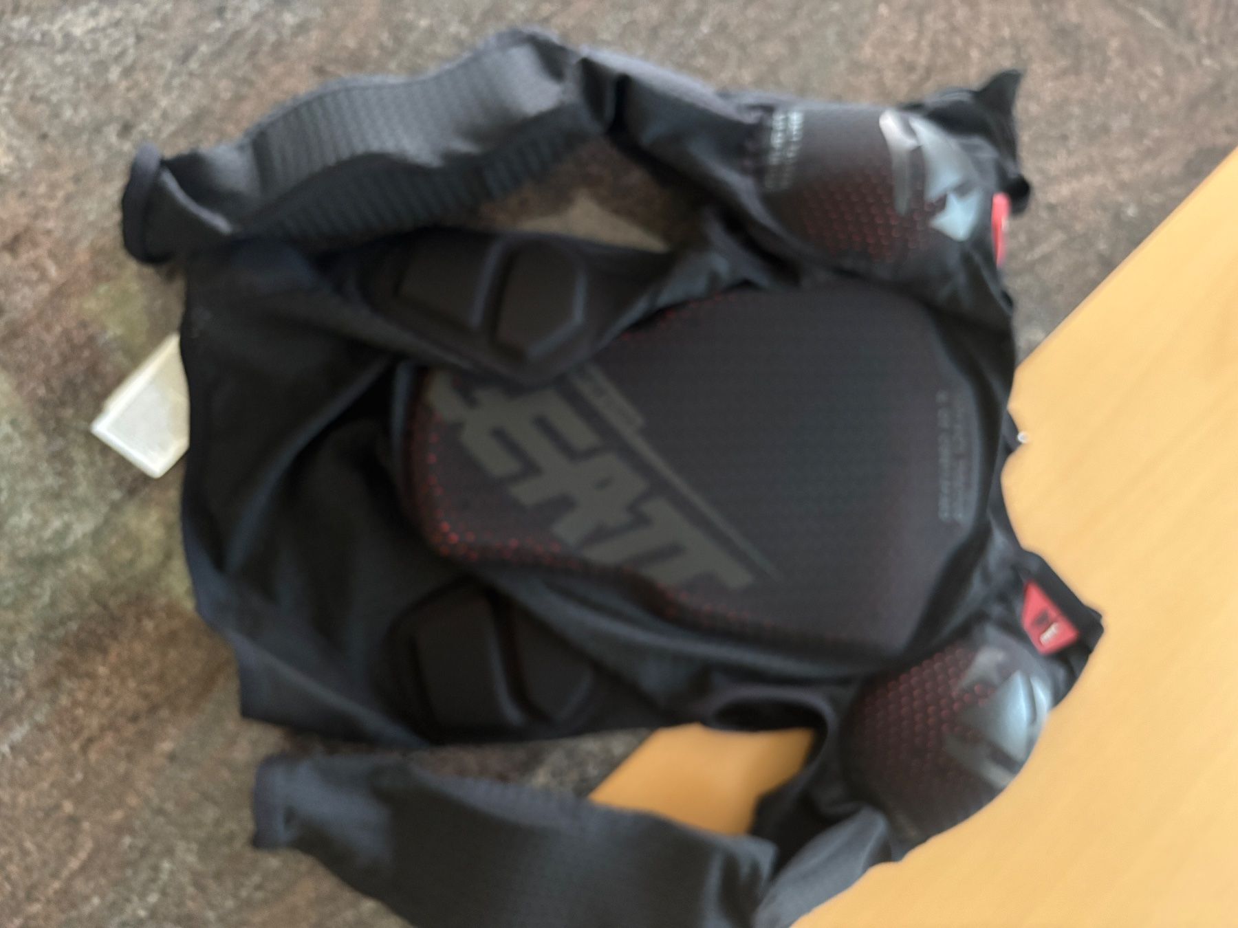 Leatt Protezioni & Imbottiture: Downhill Protektor – Nuovo (secondo la descrizione) da Hasliberg-Hohfluh venduto da hasliberg79 1